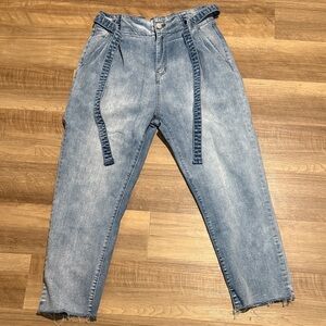 Bacio Paper Bag Jeans Belted Cropprd Size L